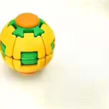 Spinova™ - Appuyez. Elle se transforme.